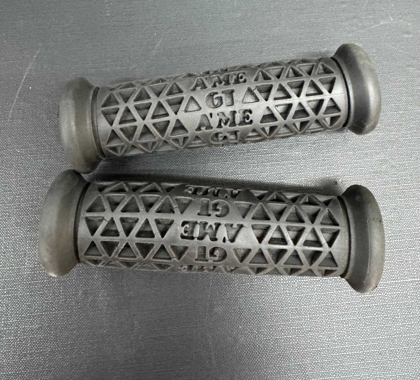 GT Ame Grips (Used/Ripped)