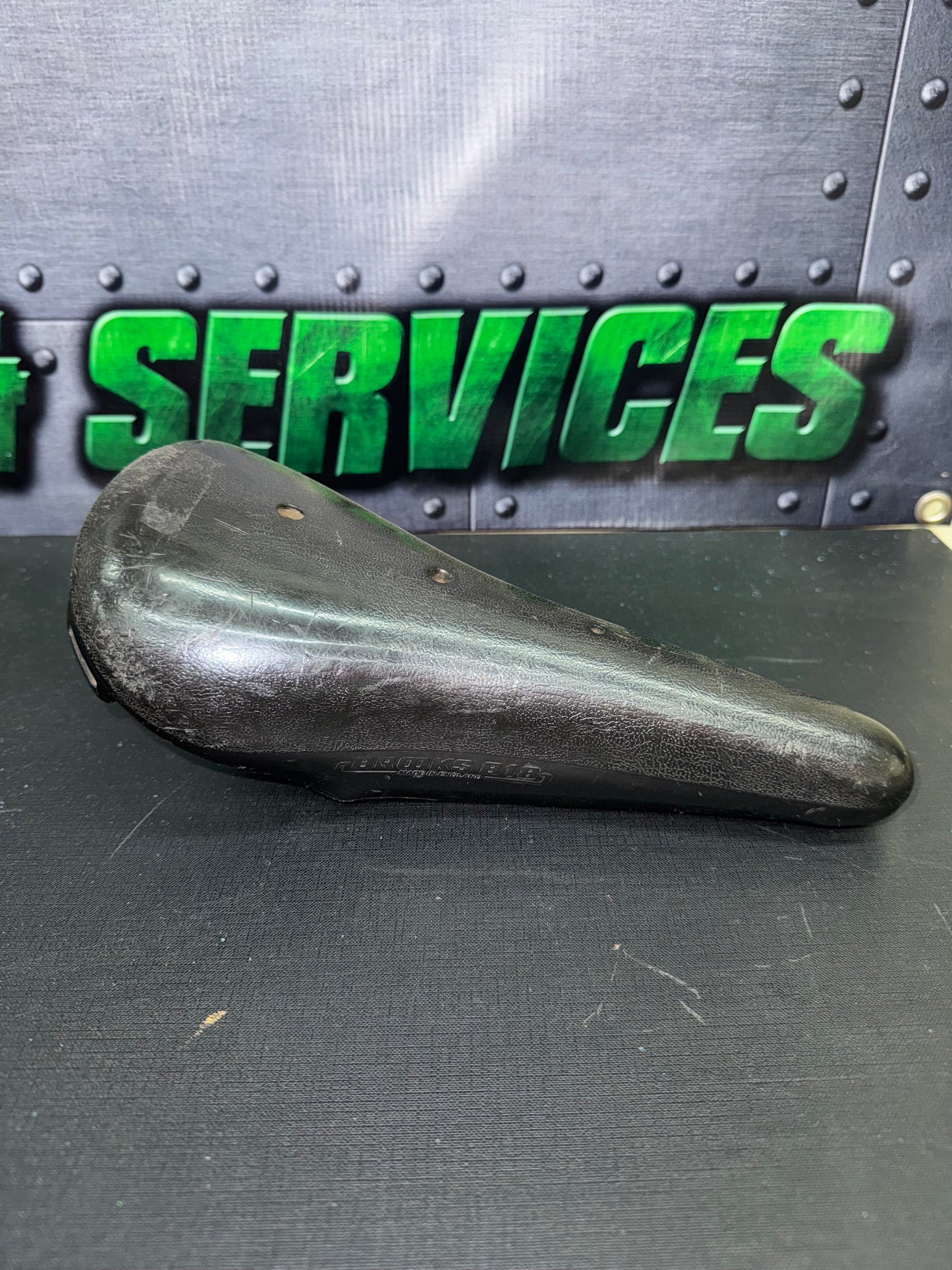 Brooks B18 Plastic Seat (Used)