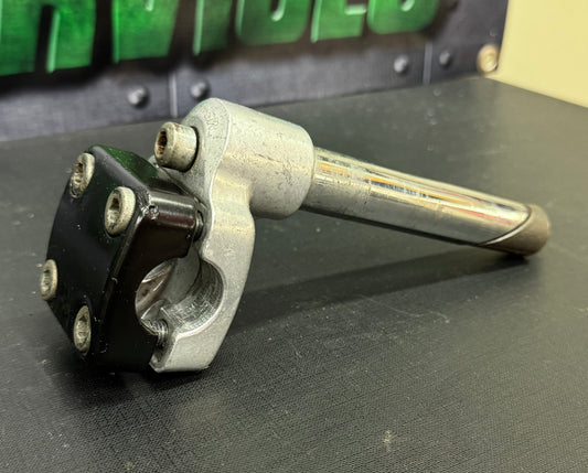 SR422 Stem