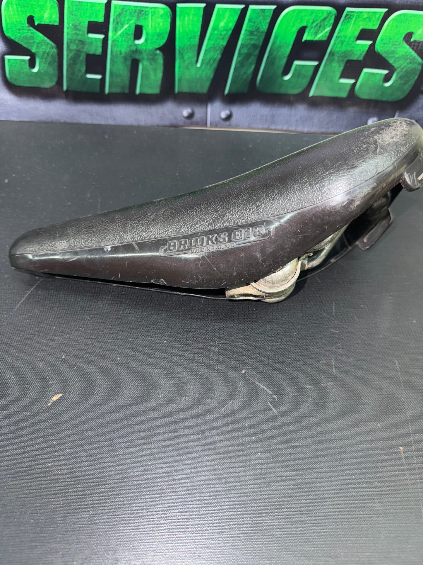 Brooks B18 Plastic Seat (Used)